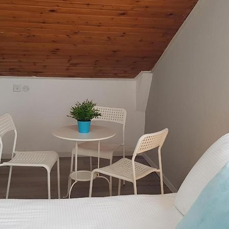 Airport Guest House Or Yehuda Luaran gambar