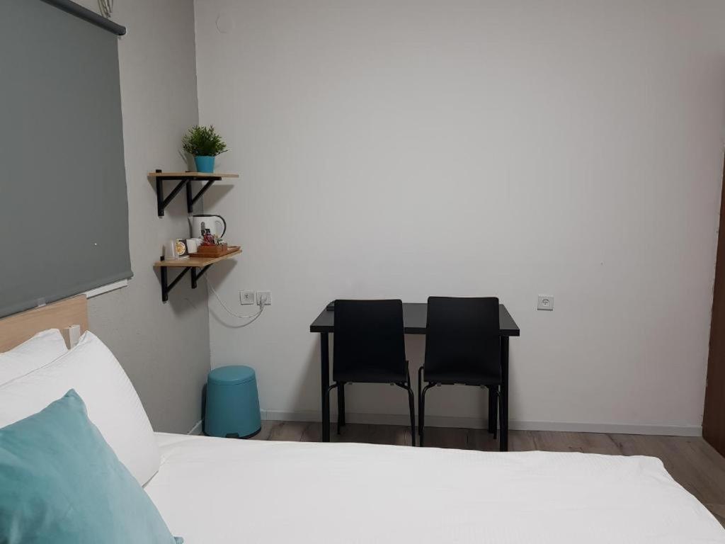 Airport Guest House Or Yehuda Luaran gambar